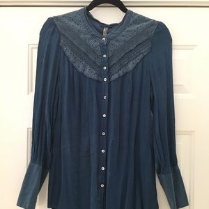 Free People peasant top in Navy